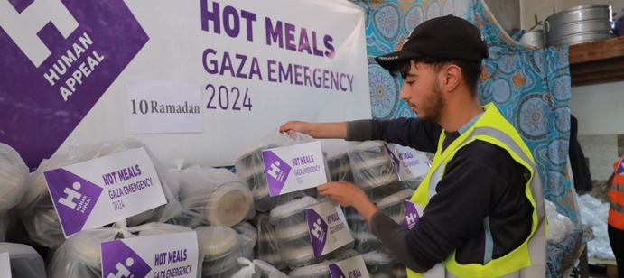 In Deir El Balah, Gaza, Human Appeal distributed 5,348 hot meals on the 10th day of Ramadan. 