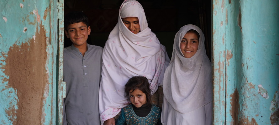 Can Zakat Be Given to Family? What the Scholars Say