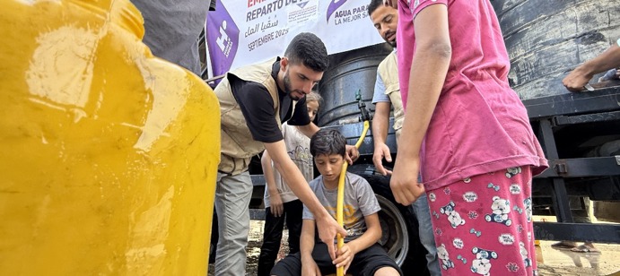 On September 30, 2025, Human Appeal continued its daily efforts to deliver clean drinking water to displaced families across Gaza ensuring one of life’s most basic needs is met in the midst of crisis.