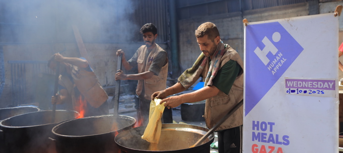 On October 1st, 2025, Human Appeal served 26,000 hot meals across North Gaza, the Middle Area, and South Gaza