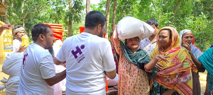 Essential kits distributed to hundreds of households in Bangladesh following the devastating floods 