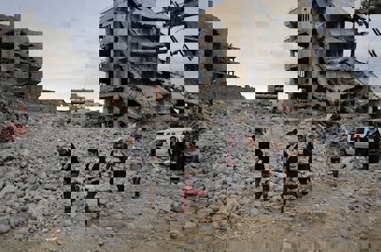 Hundreds dead as a 7.3 magnitude earthquake strikes the Iran-Iraq border