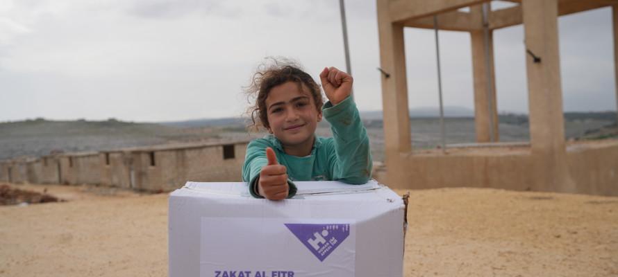 Sadaqah vs Zakat: The Difference and When to Give Each