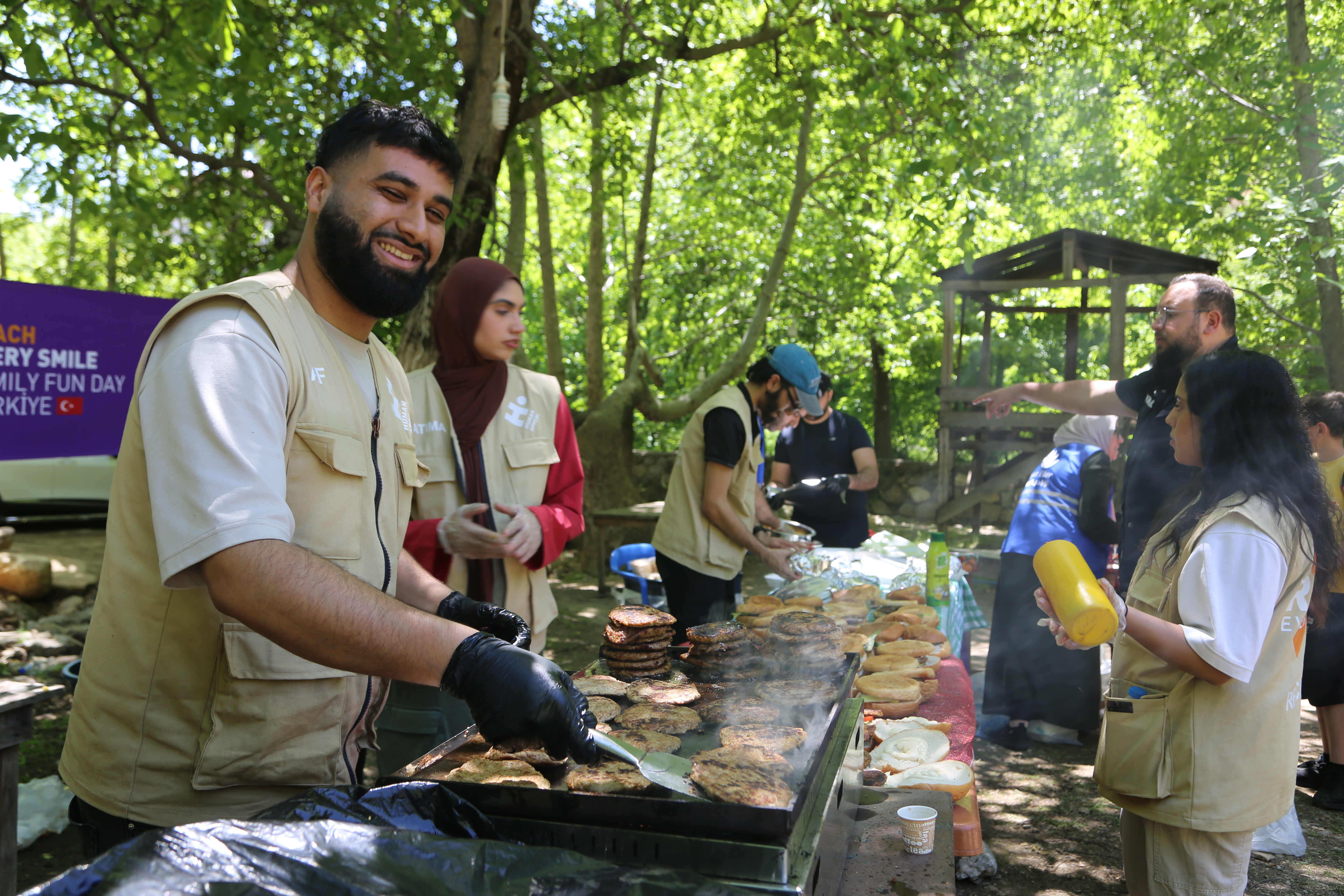 Human Appeal team supporting communities in Türkiye
