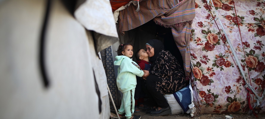 Can I Use My Zakat to Help People in Gaza?